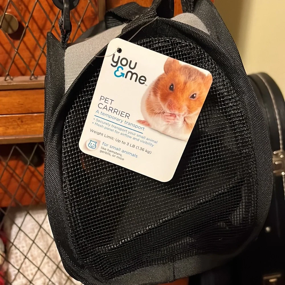 Pet carrier for hamster